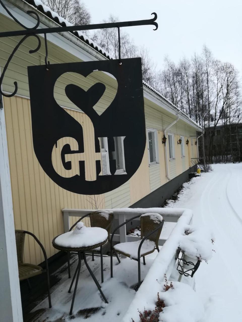 Gasthaus Henri Raisio エクステリア 写真