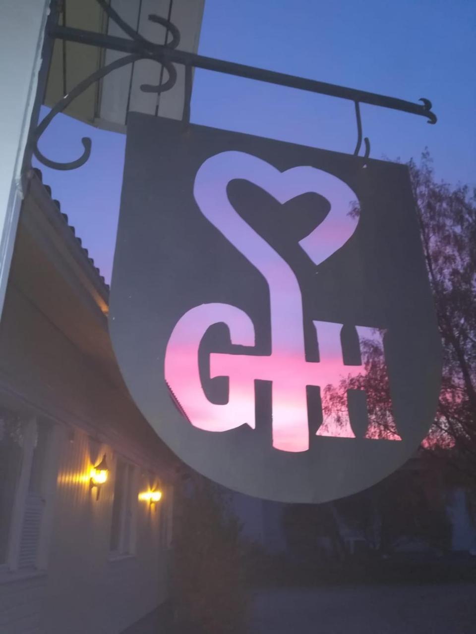 Gasthaus Henri Raisio エクステリア 写真